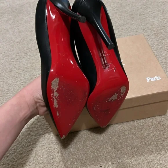 Christian Louboutin Apostrophe pumps in size 39.5 - Picture 3 of 5